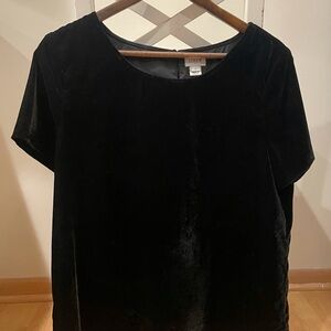 Never worn - J. Crew Black Short-Sleeve Velvet Tee